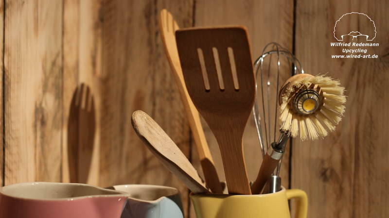 Maßband an der Wand zur Planung eines Formats